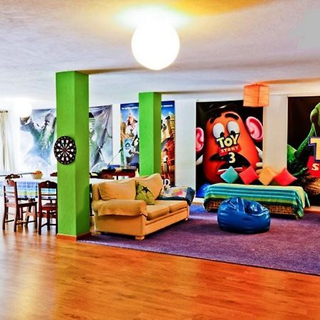 Coloured Studio FAO Room photo